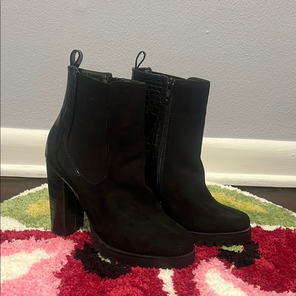Elegant Black Ankle Boots